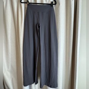 Oner Active soft motion straight leg pants. Size Medium. Color “coal”.